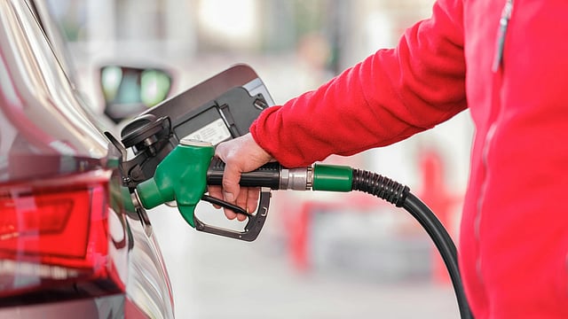 Govt to Finalise Norms for 27% Ethanol Blending in Petrol by August-End