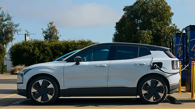 Tata Power, Tata Passenger Electric Mobility Unveil Mega EV Charging Hub