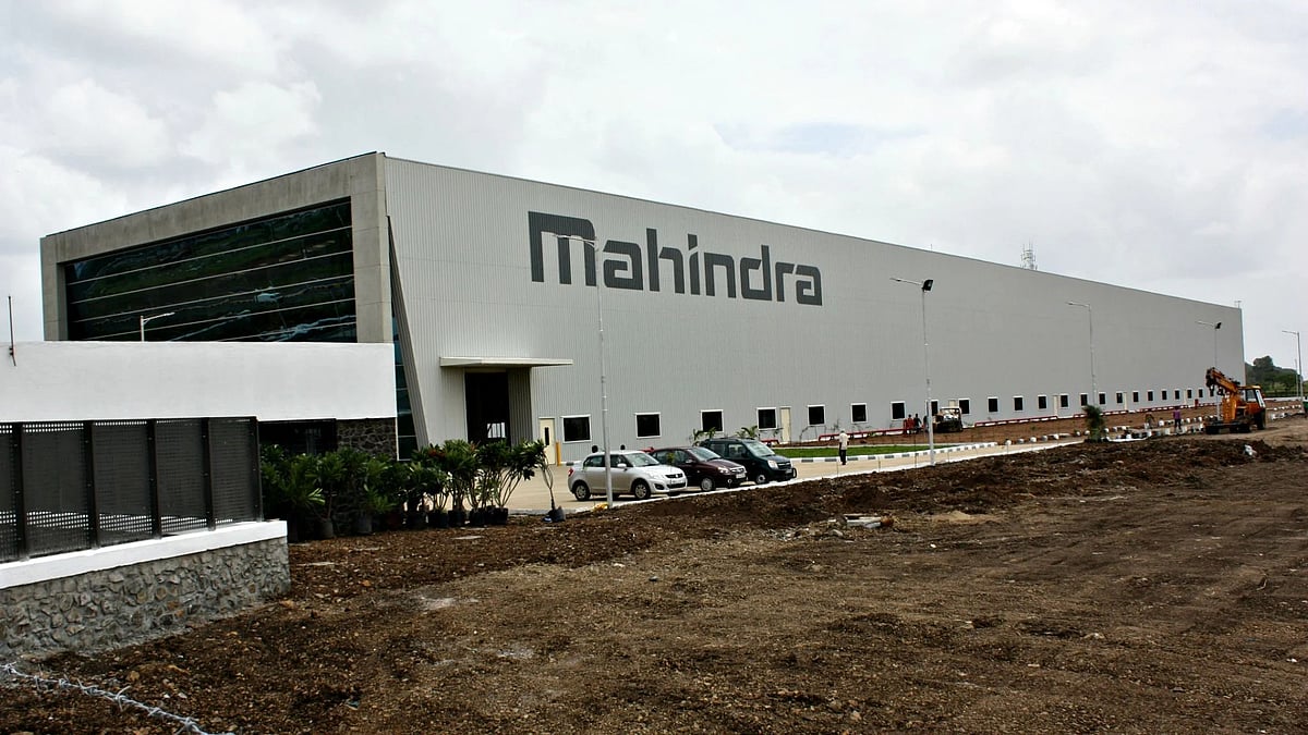 Mahindra & Mahindra Vehicle - MotorBeam