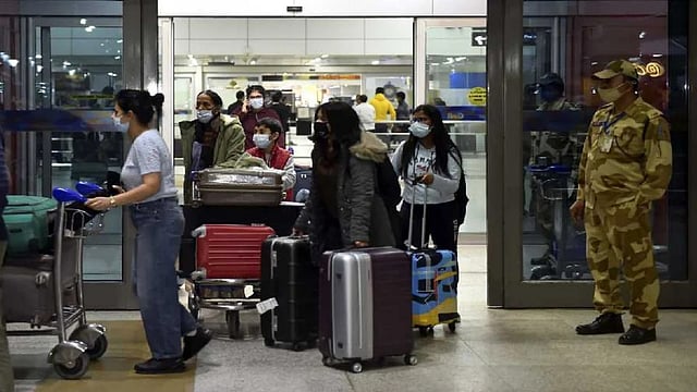 Mumbai International Airport Sees Flat Growth with 1.36 Cr Passengers in Apr-Jun