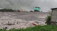 X/@zoo_bear : Flashfloods in Uttarkashi's Dharali village