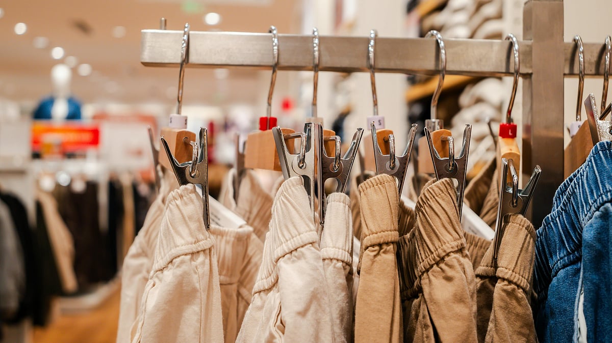 Photo by Nishino Minase : Altered price tags at US retail stores, with old prices removed, amid claims of tariff-driven price hikes following Trump’s policy