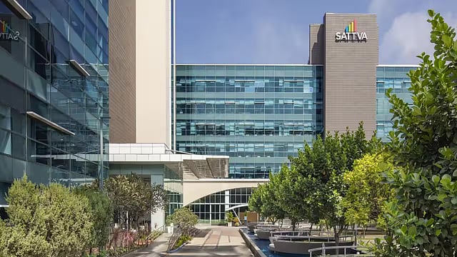 Units of Knowledge Realty Trust Lists with 4% Premium