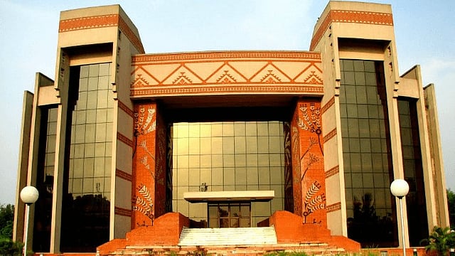 IIM-Calcutta Innovation Park Launches Rs 50 Cr Fund for Cleantech, Sustainability Startup  