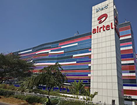Bharti Hexacom Gets Majority Shareholder Nod to Sell Mobile Towers to Sister Concern for ₹1,134 Cr
