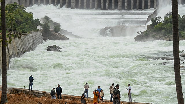 Krishna Basin Flood Situation Worsens as Dam Discharges Rise After Heavy Rains, Residents Evacuated in Karnataka