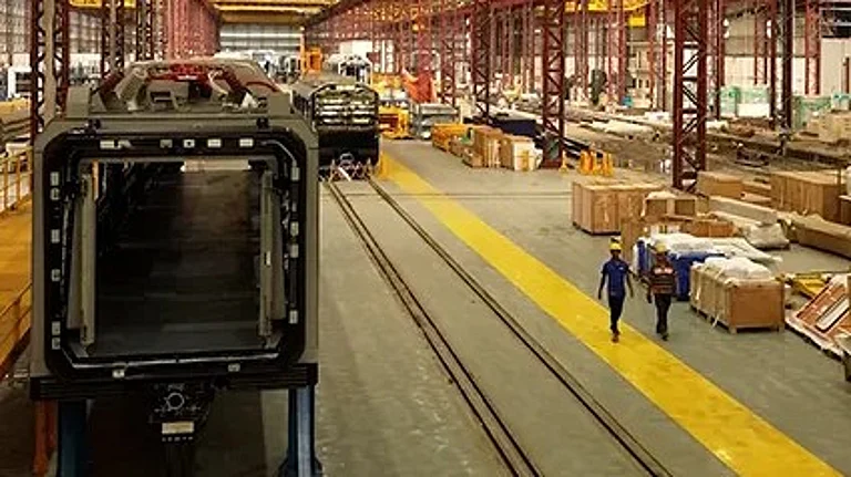 null - Titagarh rail system