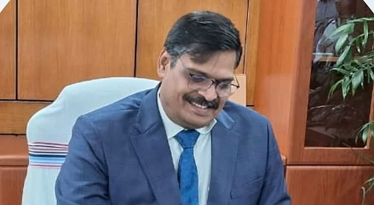 Asheesh Kumar taking charge as Director of Coal India - X