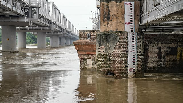 Yamuna Crosses Danger Mark in Delhi Amid Heavy Rain, Water Discharge from Barrages Worsens Flood Risk