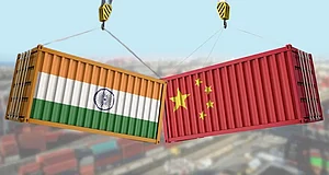 India has the potential to become an alternative economic hub in Asia, complementing China
