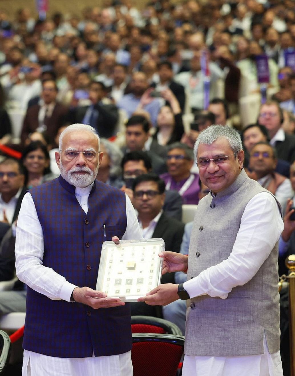 India Enjoys 15–30% Cost Advantage in  Electronics Manufacturing: Vaishnaw at Semicon India 2025