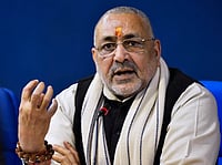 Union Minister Giriraj Singh Reviews Key Initiatives to Strengthen Textile Ecosystem Kamal Singh : Union Minister Giriraj Singh reviews key initiatives to strengthen textile ecosystem