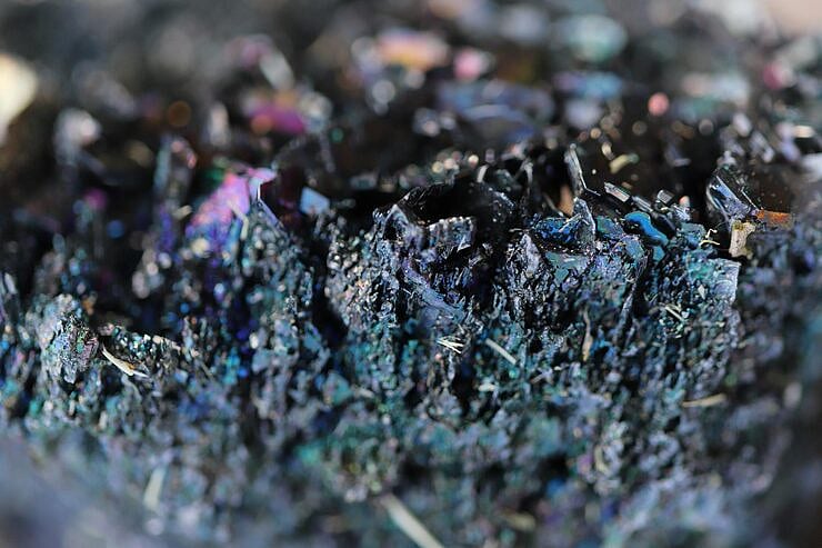 Freepik : Critical Mineral Recycling