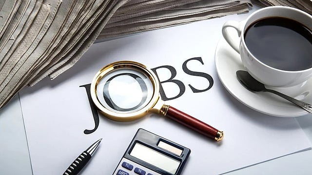 All Eyes on August Jobs Report as US Labour Market Shows Signs of Strain