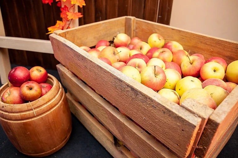 Apple Boxes - Pixabay