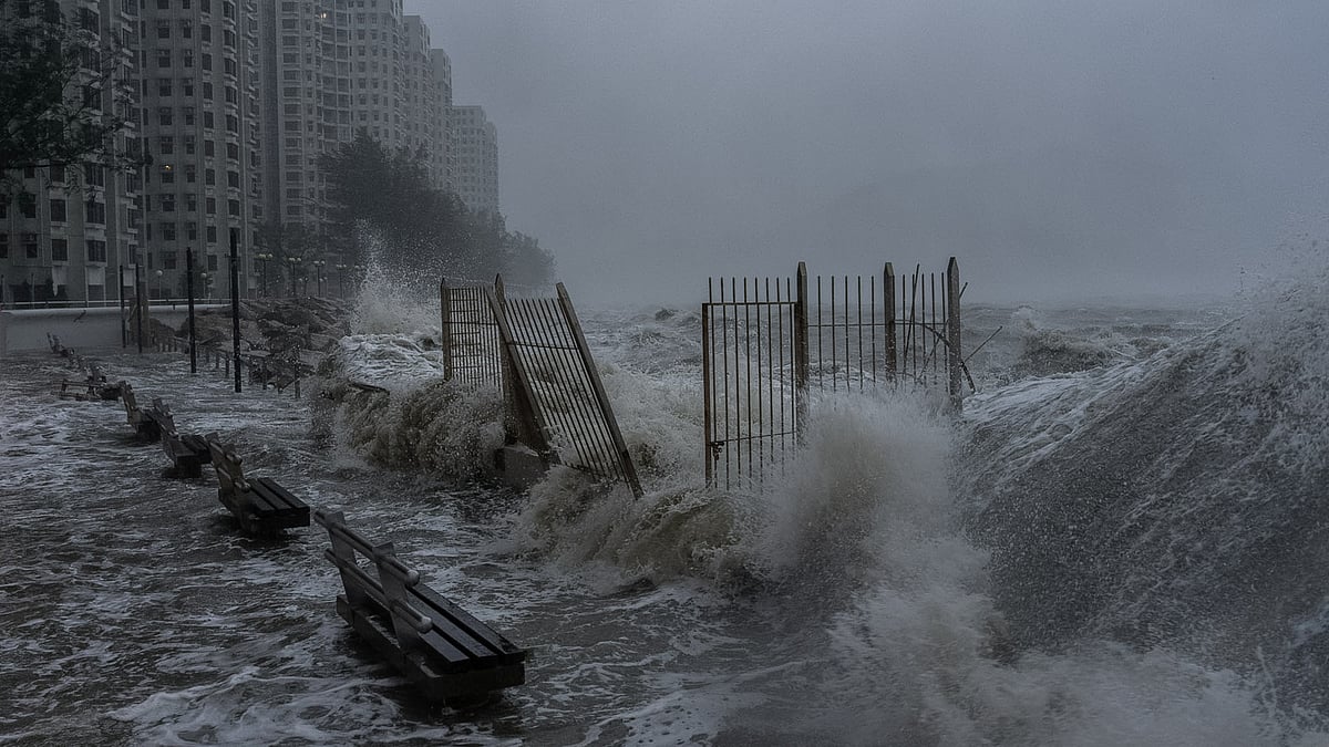 Photo by AP : Typhoon Ragasa unleashes strong winds and heavy rains along southern China’s coastline
