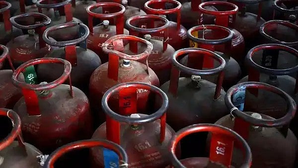 ATF Price Hiked 3%, Commercial LPG Up ₹15.50     