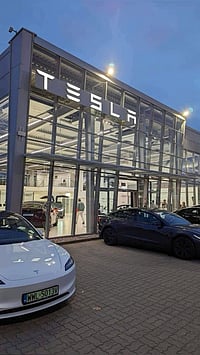 Tesla’s Next CEO? Elon Musk’s $1 Tn Pay Vote Triggers Succession Buzz — All You Need to Know