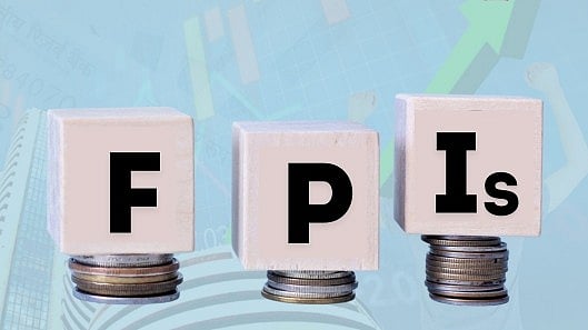 FPIs Offload Equities Worth ₹23,885 Cr in Sep; Total Outflow Reaches ₹1.6 Lakh Cr in 2025         