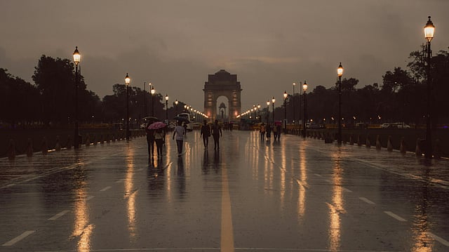 Delhi Braces for Sharp Temperature Drop, More Rain & Cool Spells Expected Ahead
