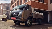 Eicher Trucks & Buses Signs Pact to Supply 2,000 Buses to Cityflo Over 3 Years Eicher Trucks & Buses Signs Pact to Supply 2,000 Buses to Cityflo Over 3 Years