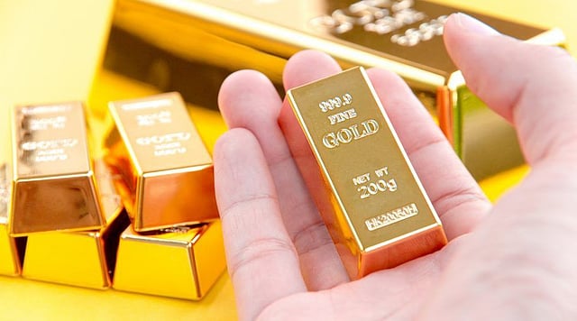 Gold Futures Climb ₹527 to ₹1.21 lakh/10 g Amid Firm Global Cues