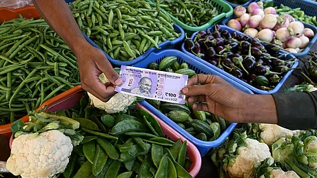 Retail Inflation Climbs to 4.38%: Ginger, Tomatoes and Gold Lead Price Surge