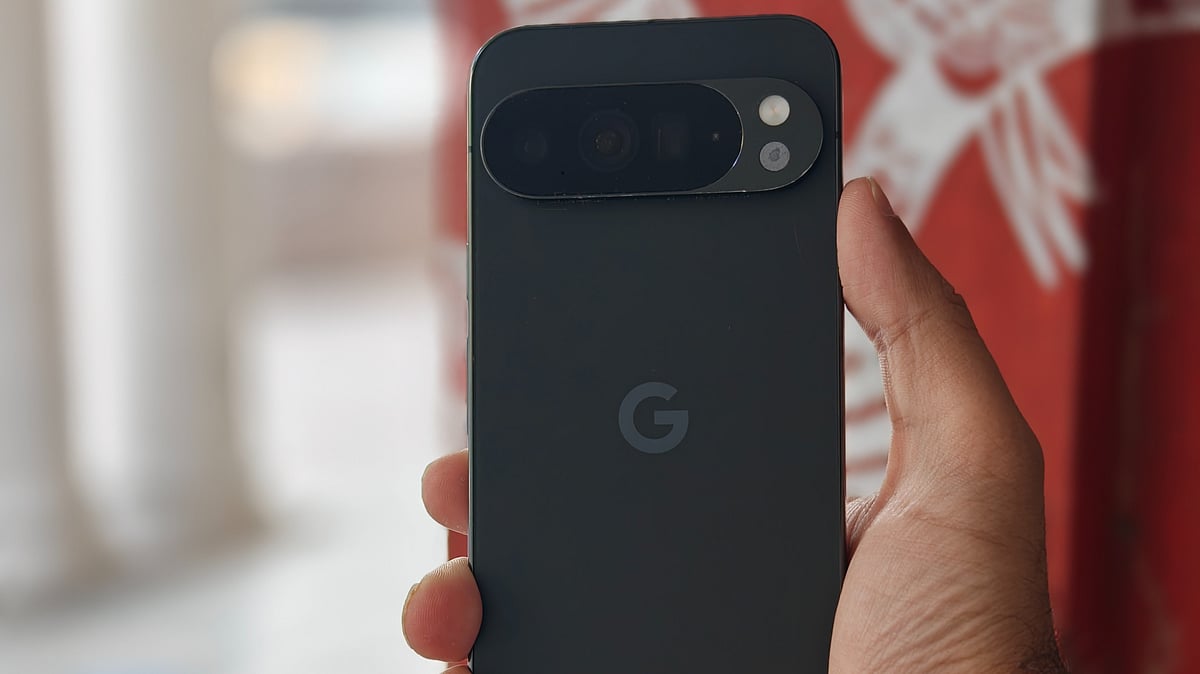 Google Pixel 10 Pro XL Review: It’s All About the Magnets