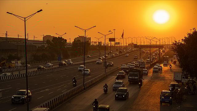 Delhi Government Plans Artificial Rain Around Diwali to Curb Rising Pollution