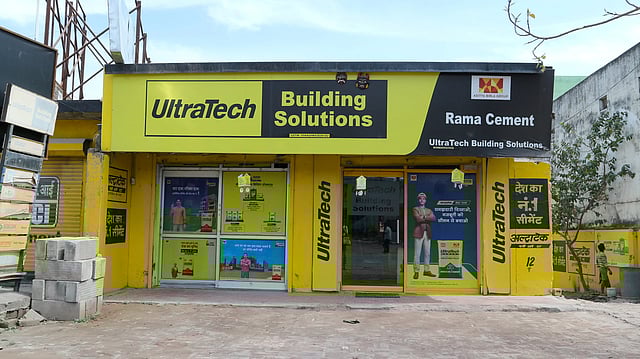 UltraTech to Invest ₹10,255 Cr, Aims to Expand Capacity by 240.76 MTPA    