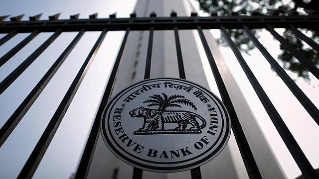RBI Sold $7.7 bn in August to Check Rupee Volatility          