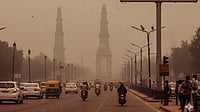 Delhi’s Air Quality Deteriorates to “Very Poor” as Smog Covers the Capital