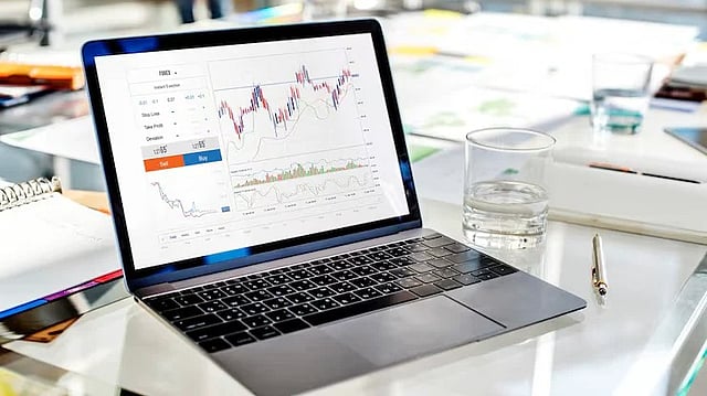 Mcap of 7 of Top-10 Most Valued Firms Jumps by ₹1.55 Lakh Cr; Reliance, TCS Shine   