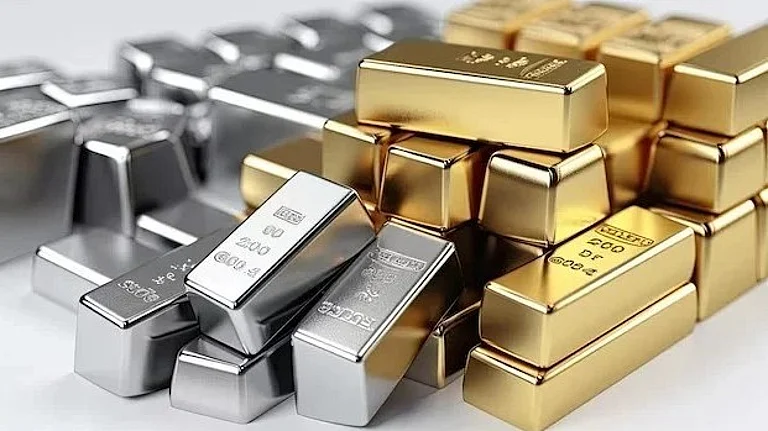 Gold and silver decline as global cues turn weak - Freepik