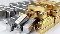 Gold, Silver Slump For 3rd Day In Futures Trade On Easing US-China Trade Tensions Freepik : Gold and silver decline as global cues turn weak