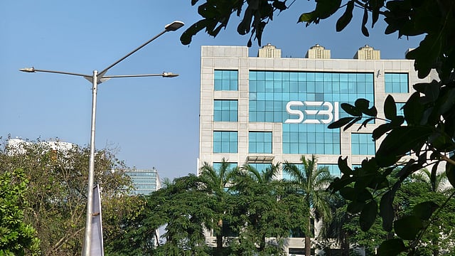 India Accelerates Financial Reforms After $17 Bn Foreign Outflows, Eyes Green Finance Push