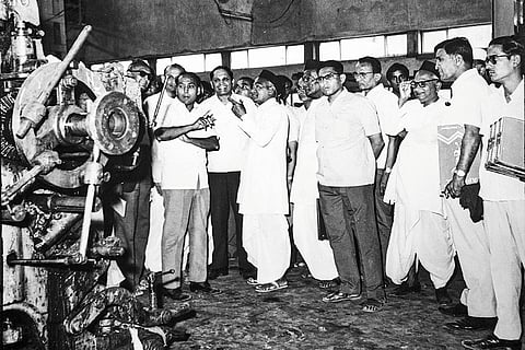 Investors and shareholders tour a Mafatlal manufacturing unit