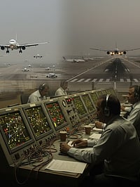 Delhi Airport GPS Spoofing Delays 800+ Flights — Here’s What You Need to Know