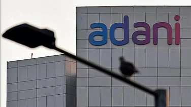 Vedanta Moves NCLAT Against Adani’s Jaiprakash Associates Deal; Calls It 'Commercial Conspiracy'