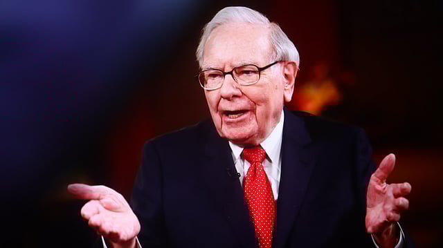 Warren Buffett's Berkshire Buys Big Stake in Alphabet, Sells More Apple Shares Ahead of Leadership Shift — Here's Why