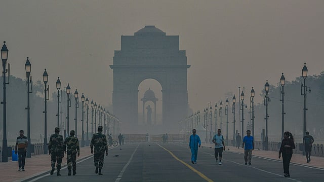 Delhi Air Quality Remains ‘Very Poor’, SC to Review Steps on Stubble Burning
