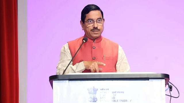 Govt to Consider Industry's Demand to Hike Minimum Selling Price of Sugar: Food Min Joshi 