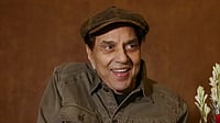 Veteran Actor Dharmendra Passes Away at 89 — Check His Net Worth, Assets & More