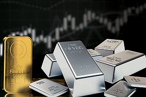 Why Silver Prices are Soaring: Industrial Demand, ETFs and Safe-Haven Appeal