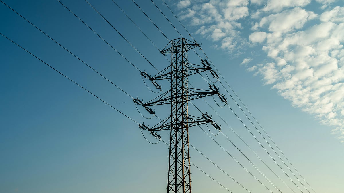 India's electricity production drops in November - Photo by Michał Robak