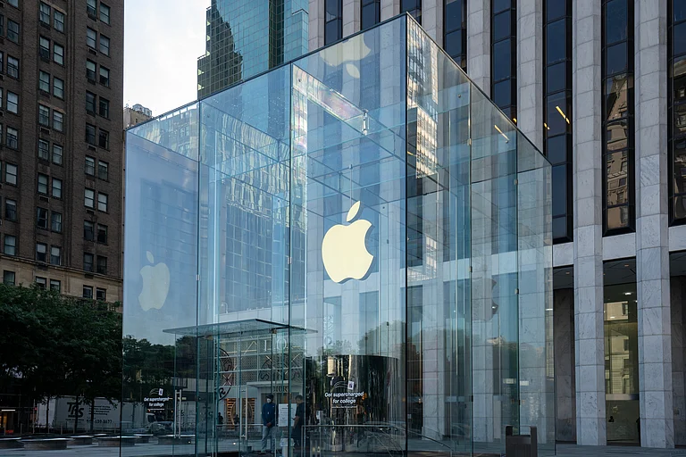 Auditors Flag Compliance Lapses in Apple’s India Centre, Raise Concerns over Data Backups & Audit Trails - Shutterstock
