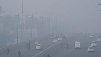 Photo by Tribhuvan Tiwari  : Thick smog blankets Delhi, prompting authorities to implement Stage-3 GRAP measures
