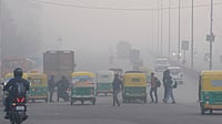 Photo by PTI : Thick smog blankets parts of Delhi amid severe air pollution 