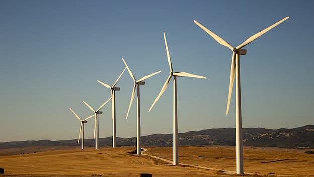 India could add 6–7 GW of wind capacity in 2025, says MNRE Secretary Santosh Kumar Sarangi - by freepik