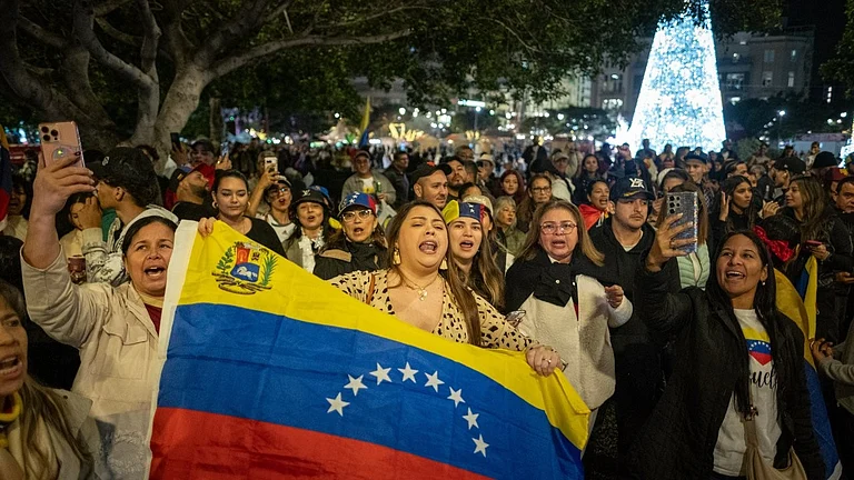 Venezuelans celebrate fall of a dictator - X
